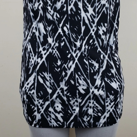 Kenneth Cole Black & White Draped Front Tank Top - Picture 5 of 12